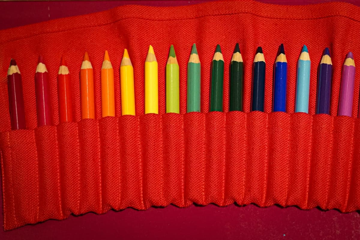 24 Colour Pencil Roll Case