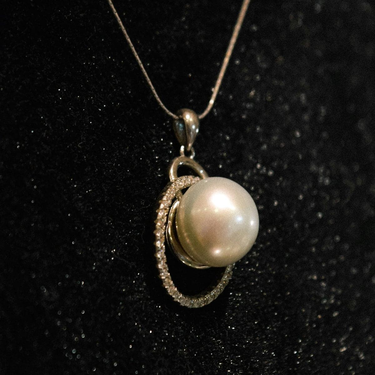 Moti Pearl Orbit Pendant